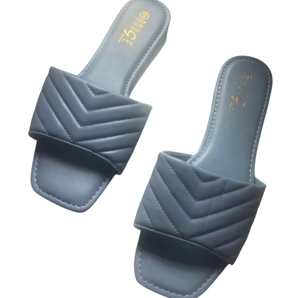 Unworn square toe sandals size 9 womens